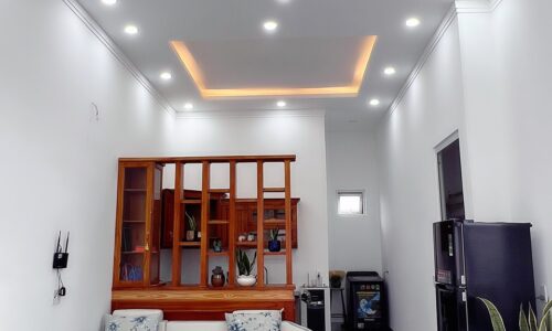 CẦN BÁN NHÀ VƯỜN GÓC 2 MẶT TIỀN Y WANG