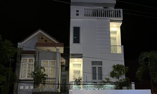 BÁN NHÀ 1 LẦU MẶT TIỀN  Y MOAN ĐOẠN ĐẸP ĐẮC ĐỊA