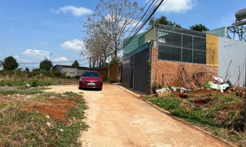 NỢ BANK HẠ 300 TRIỆU BÁN NHA LÔ ĐẤT CUỐI PHÙNG HƯNG