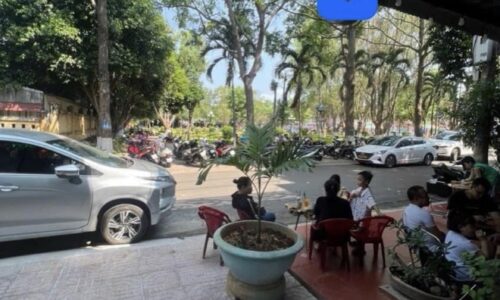 BÁN NHÀ 4 LẦU MẶT TIỀN ĐẶNG DUNG ĐỐI DIỆN HOA VIÊN